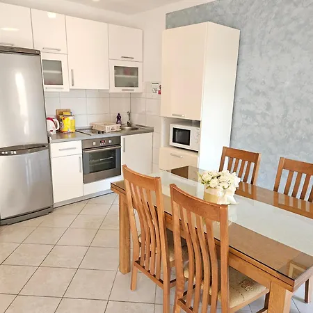 Maja Podstrana-split Apartment